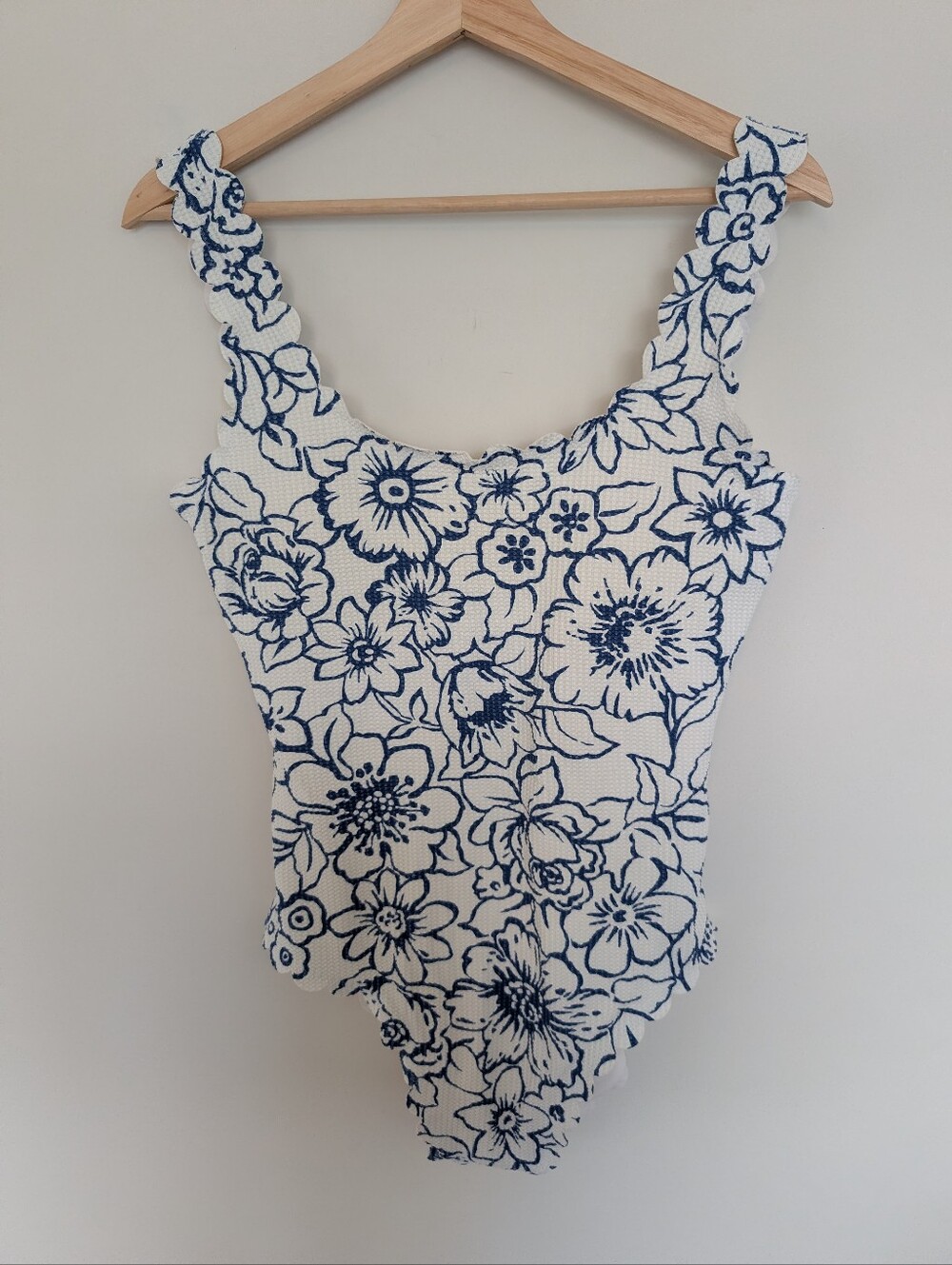 Aerie Women's One Piece Full Coverage Textured Swimsuit Blue White Floral Large